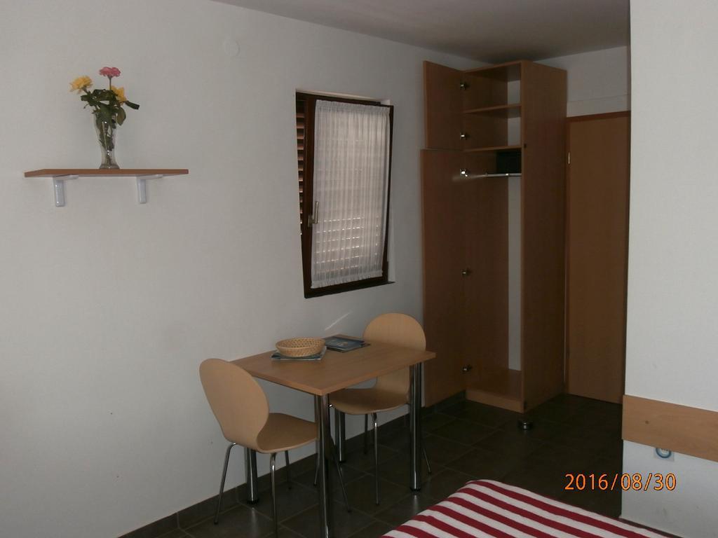 Apartments Meni Drage Exterior foto